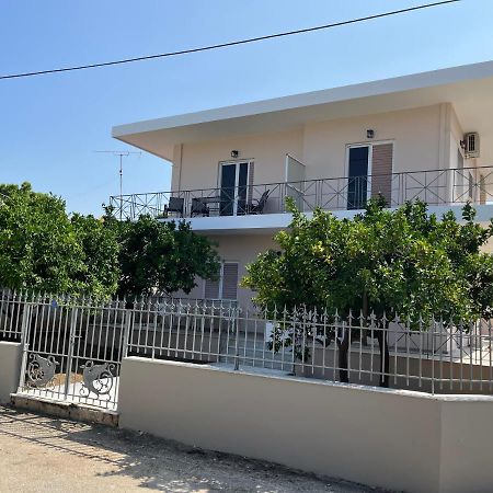 Koulouras Holiday Apartments Nikolaiika Bagian luar foto